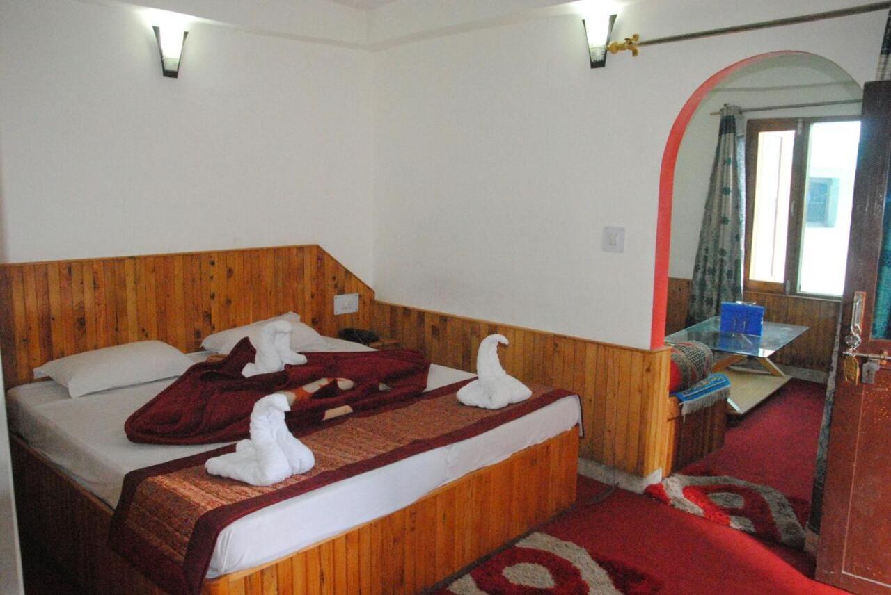 Hotel Seagull Manāli Esterno foto