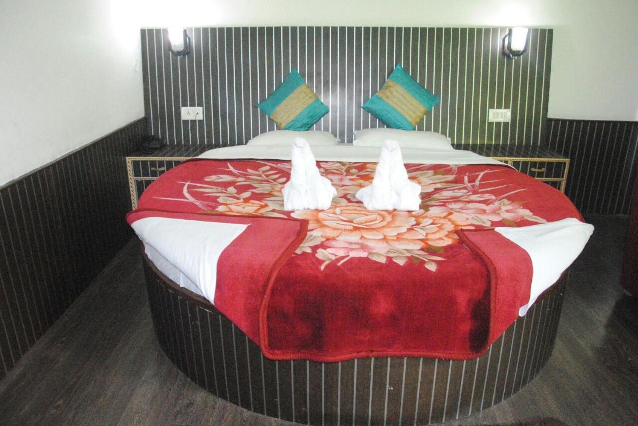 Hotel Seagull Manāli Esterno foto