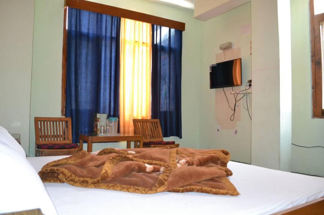 Hotel Seagull Manāli Esterno foto